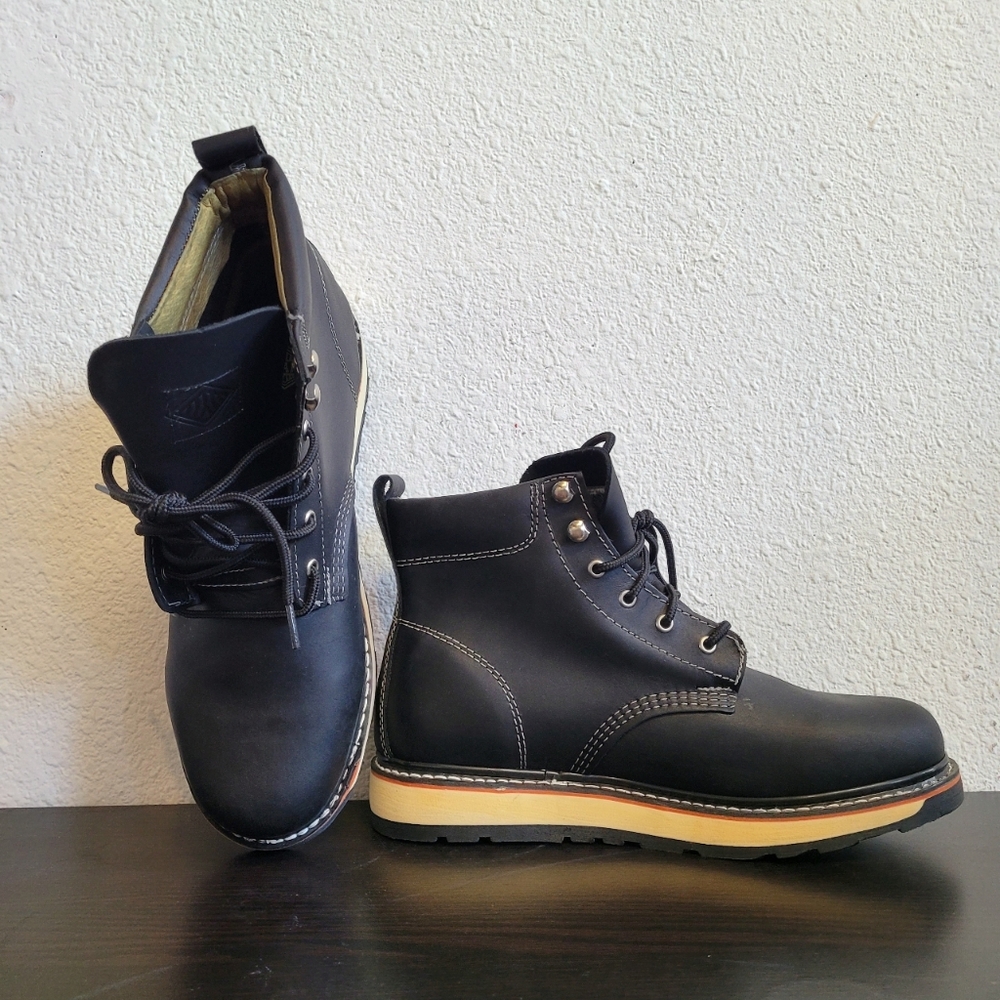 Bonanza Black Leather Round Toe Boots